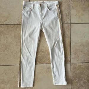 Gap - White cropped jean with gold side stripes